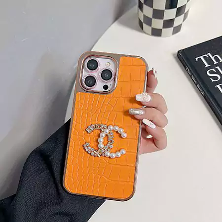 chanel pearl logo iphone case