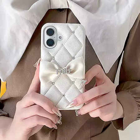 chanel quilted bow iphone case