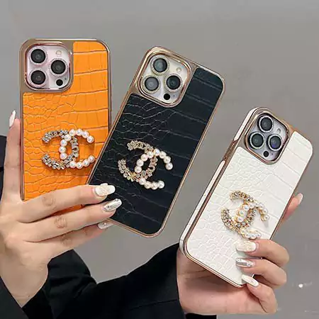 chanel pearl logo iphone case