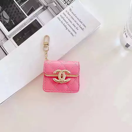 SEO 关键词
CHANEL - inspired quilted AirPods case