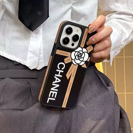 chanel white and black floral pattern iphone case