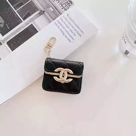SEO 关键词
CHANEL - inspired quilted AirPods case