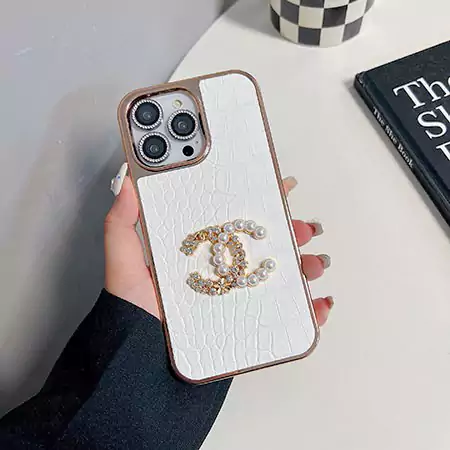 chanel pearl logo iphone case