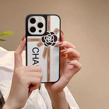 chanel white and black floral pattern iphone case