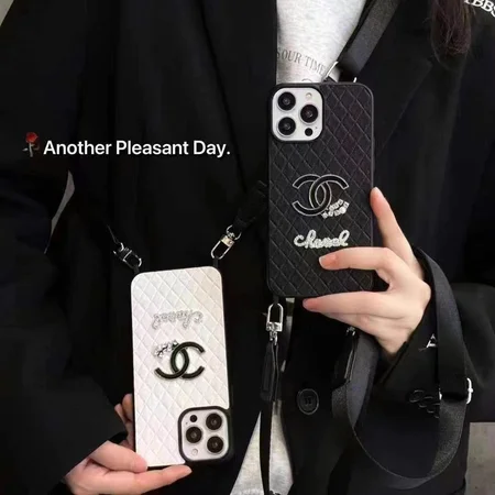 chanel black white crossbody iphone 16/16pro/pro max case