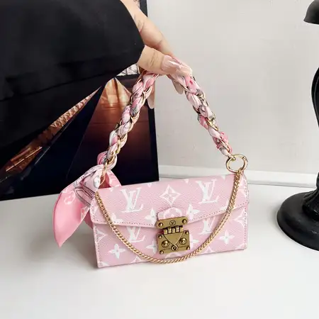 louis vuitton gucci courier pouch silk scarf chain iphone 17/17pro/pro max case