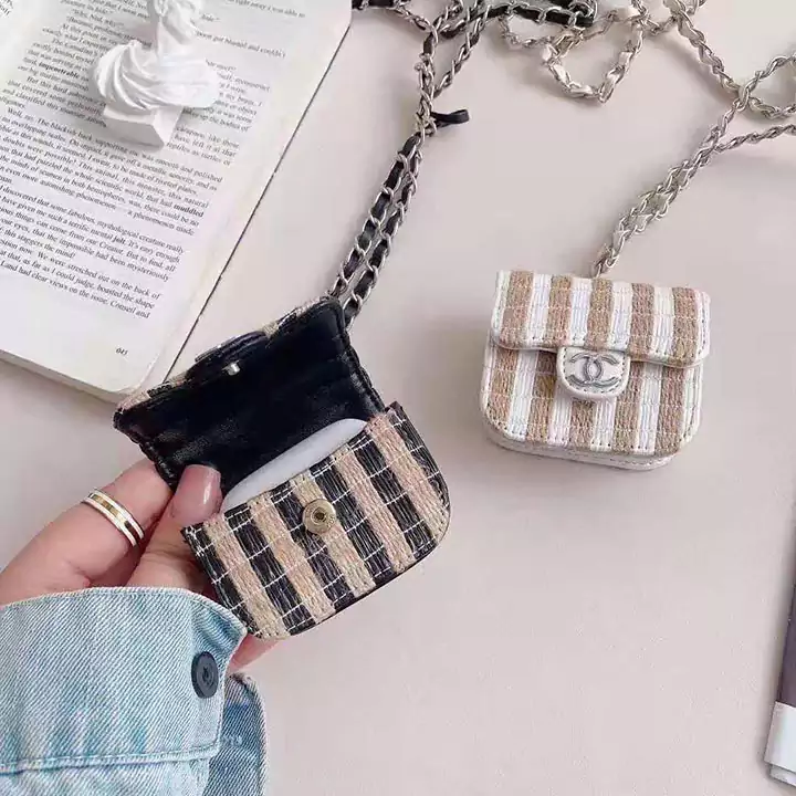  CHANEL AirPods Pro 2 case
