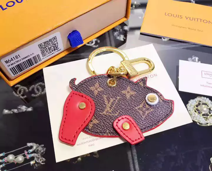  Louis Vuitton keychain