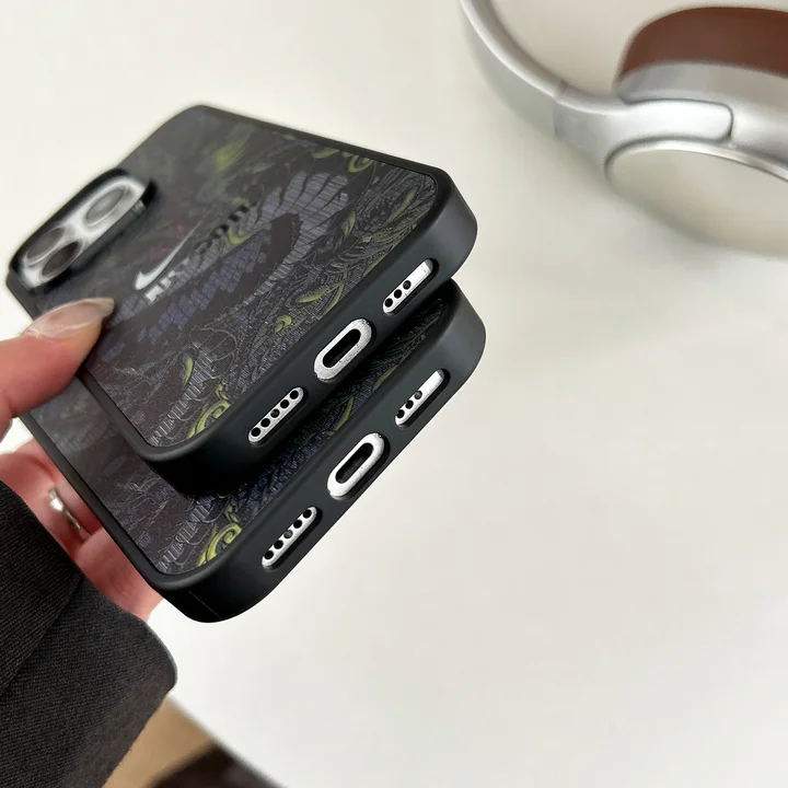  dragon patterned nike iphone 13/13pro case