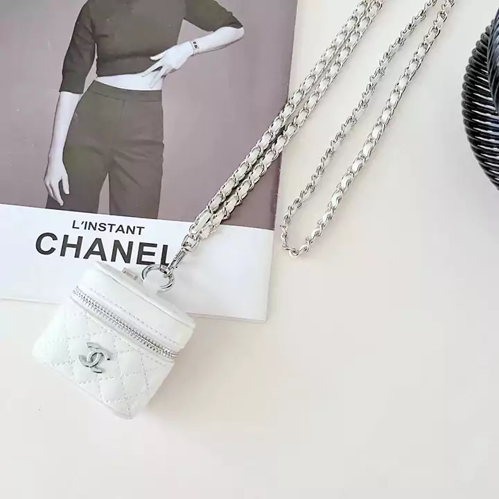  Chanel AirPods 4 case