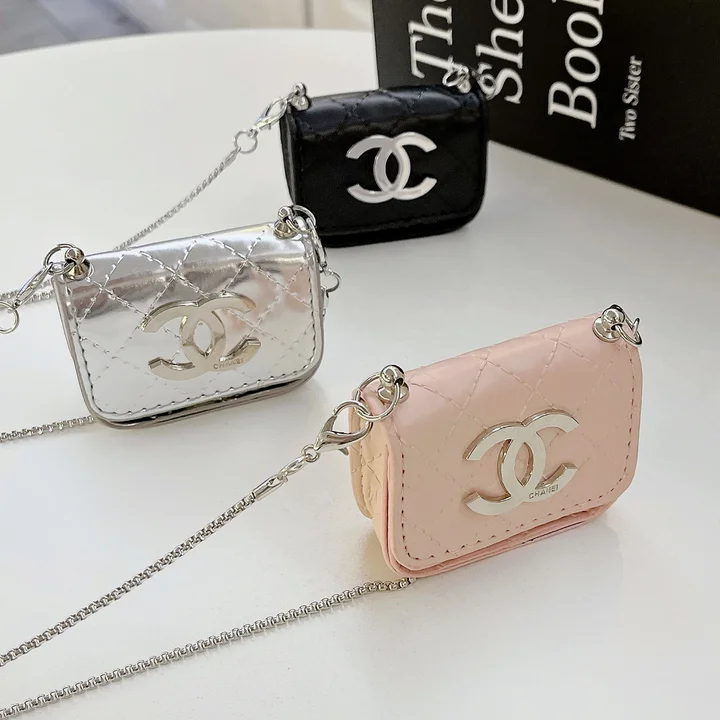  CHANEL AirPods Pro case