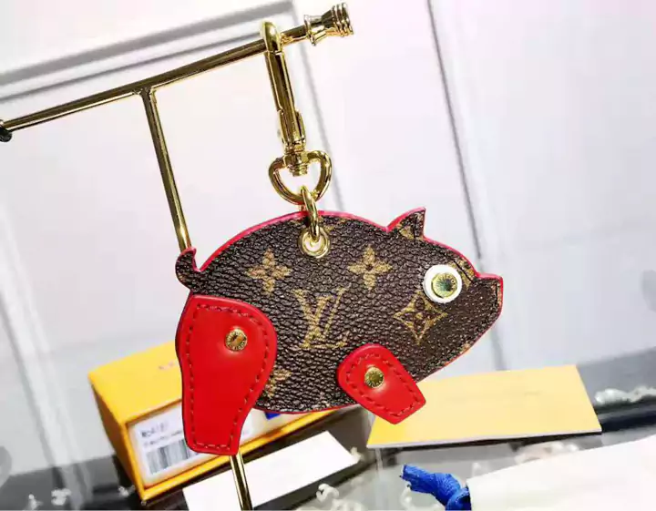  Louis Vuitton keychain