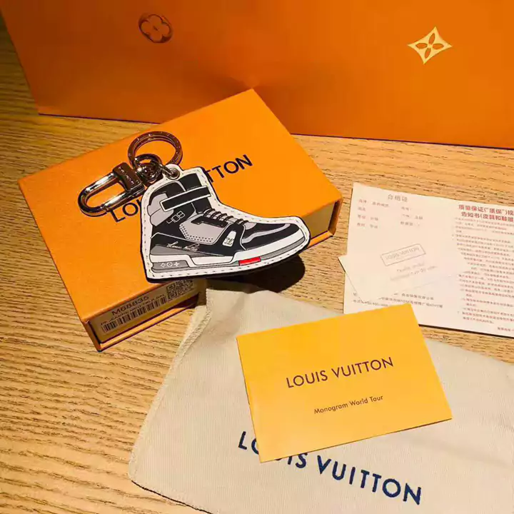  Louis Vuitton keychain