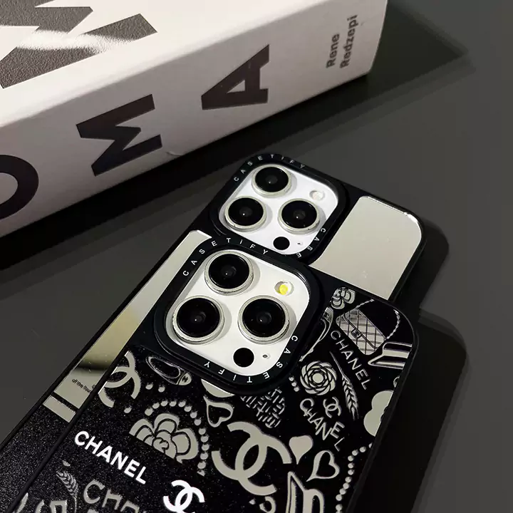  graphic print chanel iphone 16/16pro case