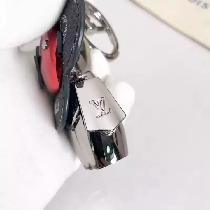  Louis Vuitton keychain
