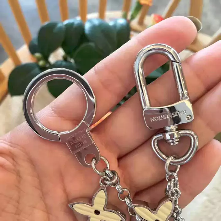  Louis Vuitton keychain