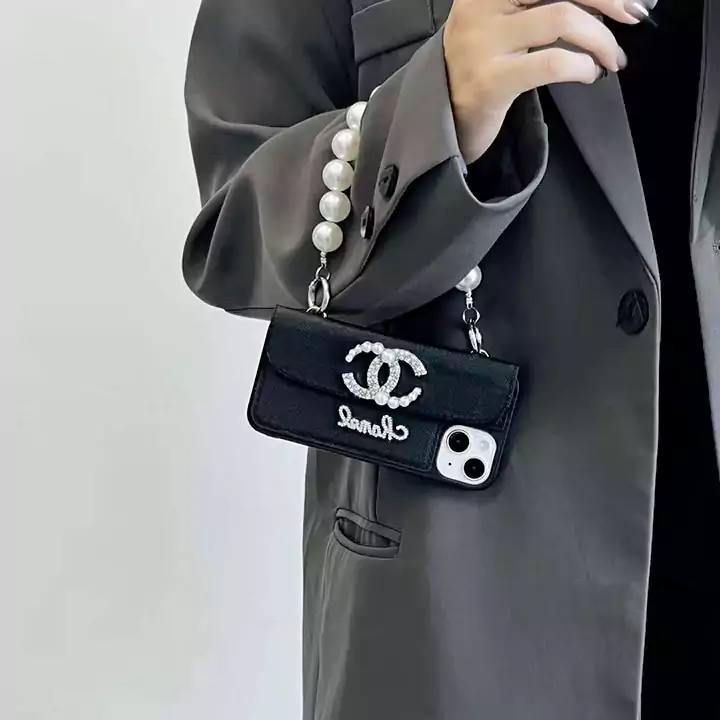 Chanel pearl bracelet phone case