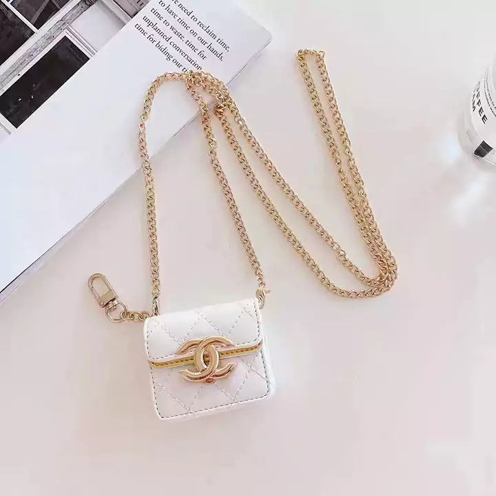  CHANEL AirPods Pro case