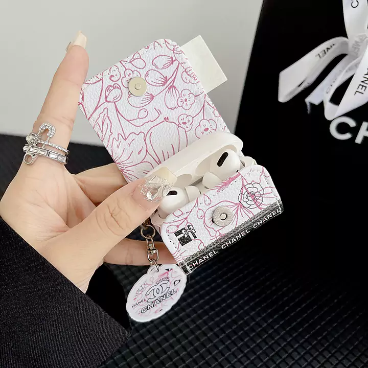  CHANEL AirPods Pro 2 case