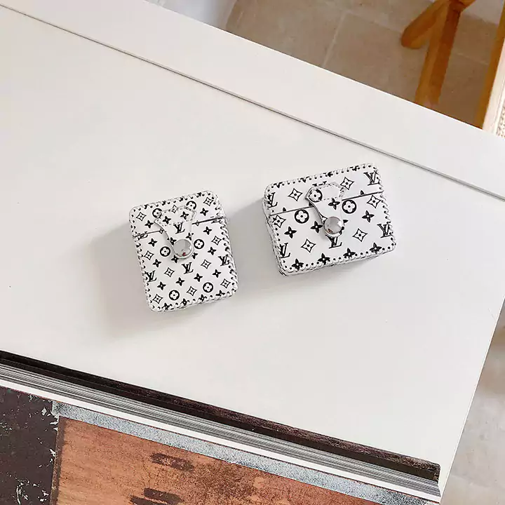  LV AirPods 4 case