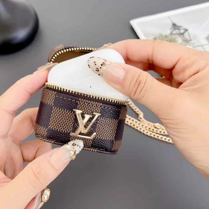  LV AirPods 4 case