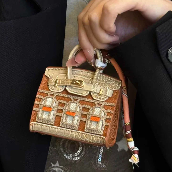  Hermès AirPods Pro case