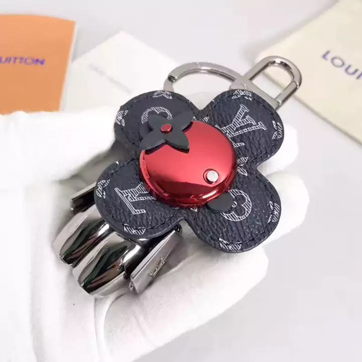  Louis Vuitton keychain