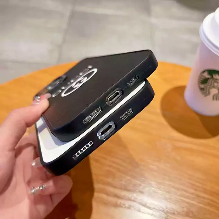 gucci leather-grain black white iphone 16/16pro/pro max case
