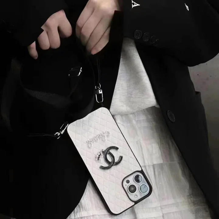 chanel black white crossbody iphone 16/16pro/pro max case