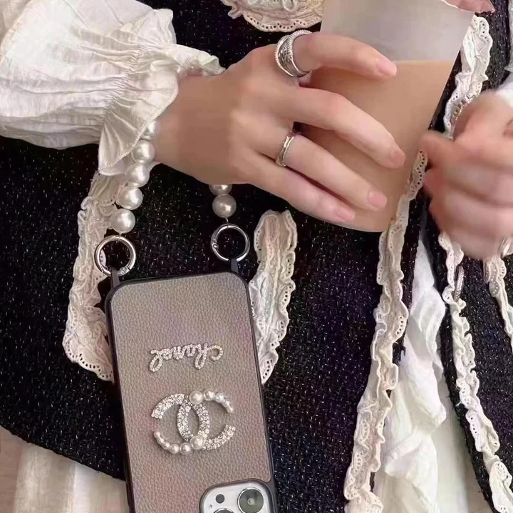 chanel crossbody pearl bracelet iphone 16/16pro/pro max case