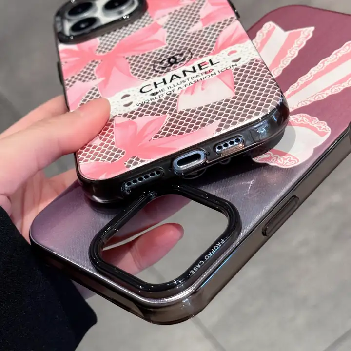 CHANEL bow phone case